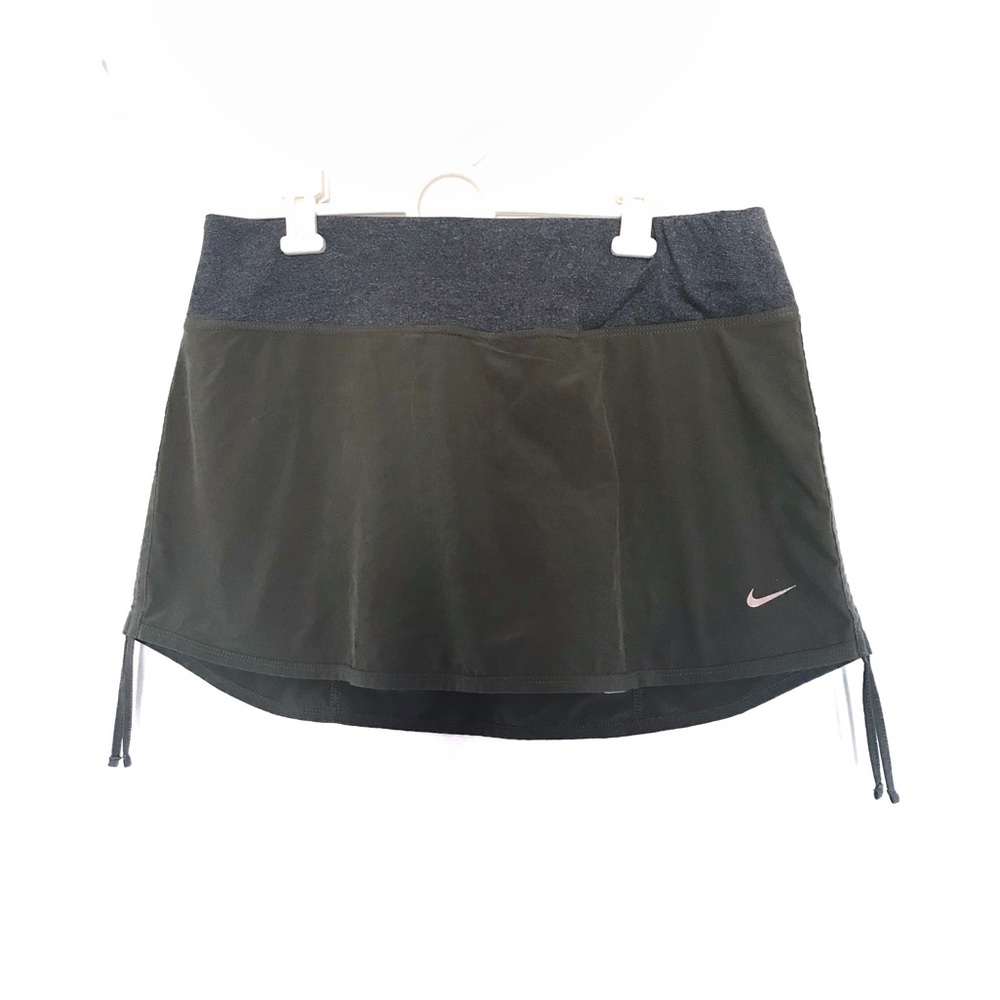 Nike Army Green dri-fit skort fits size Sm